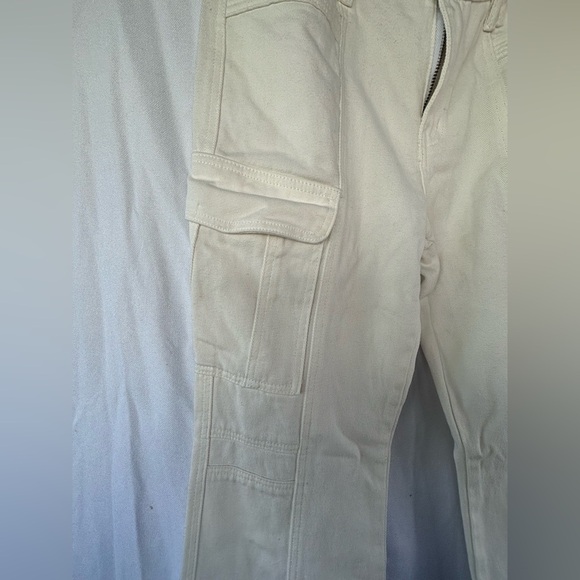 Women's Off-White Cargo Ankle Jeans - Picture 15 of 15
